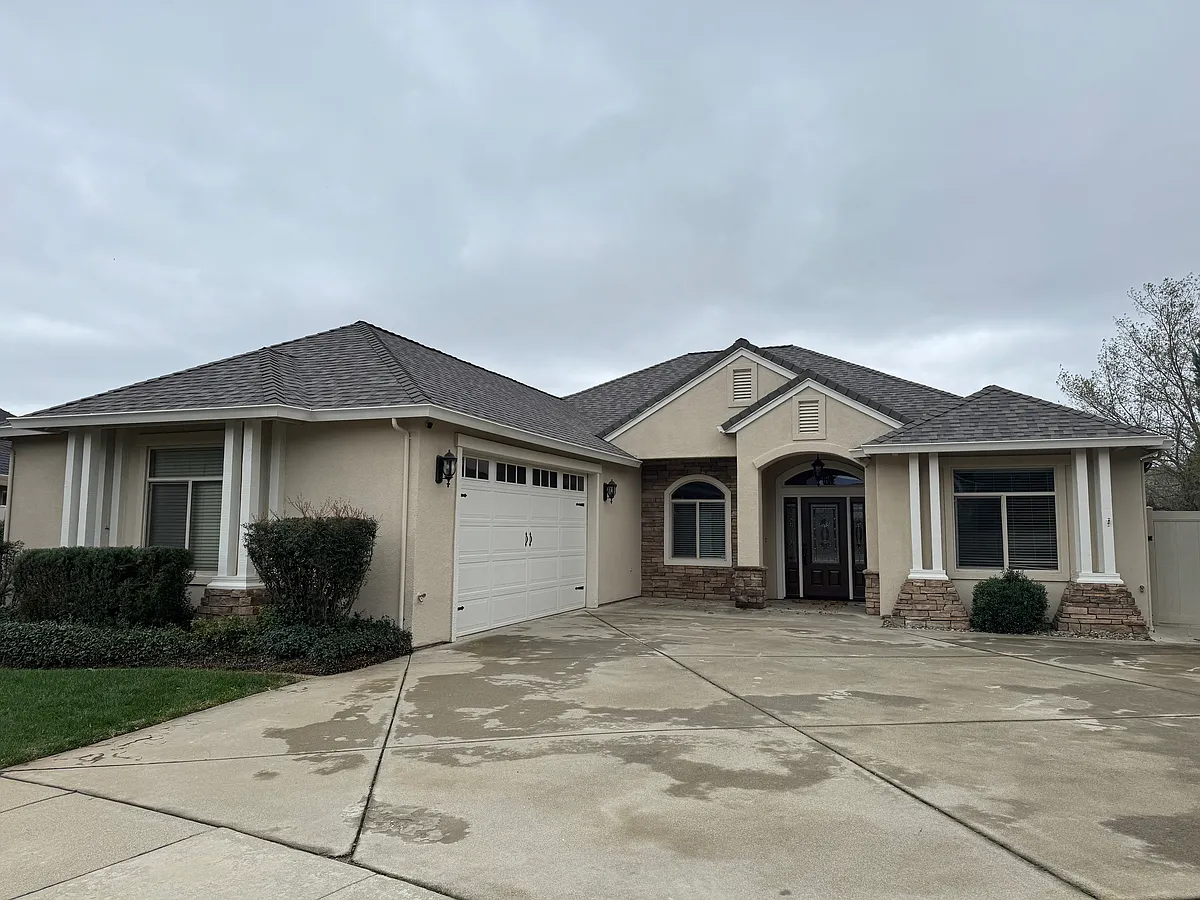 Building Photo - 1170 Sunriver Ln