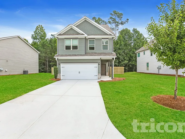 673 Ireland Ln — Photo 1