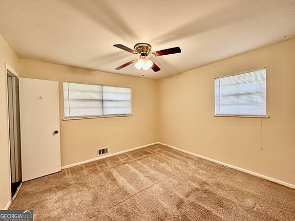 4th image of 3876 Devonwood Ave