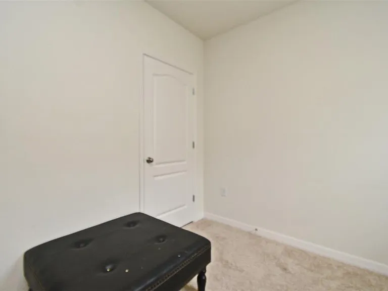 440 Baroness Way — Photo 24