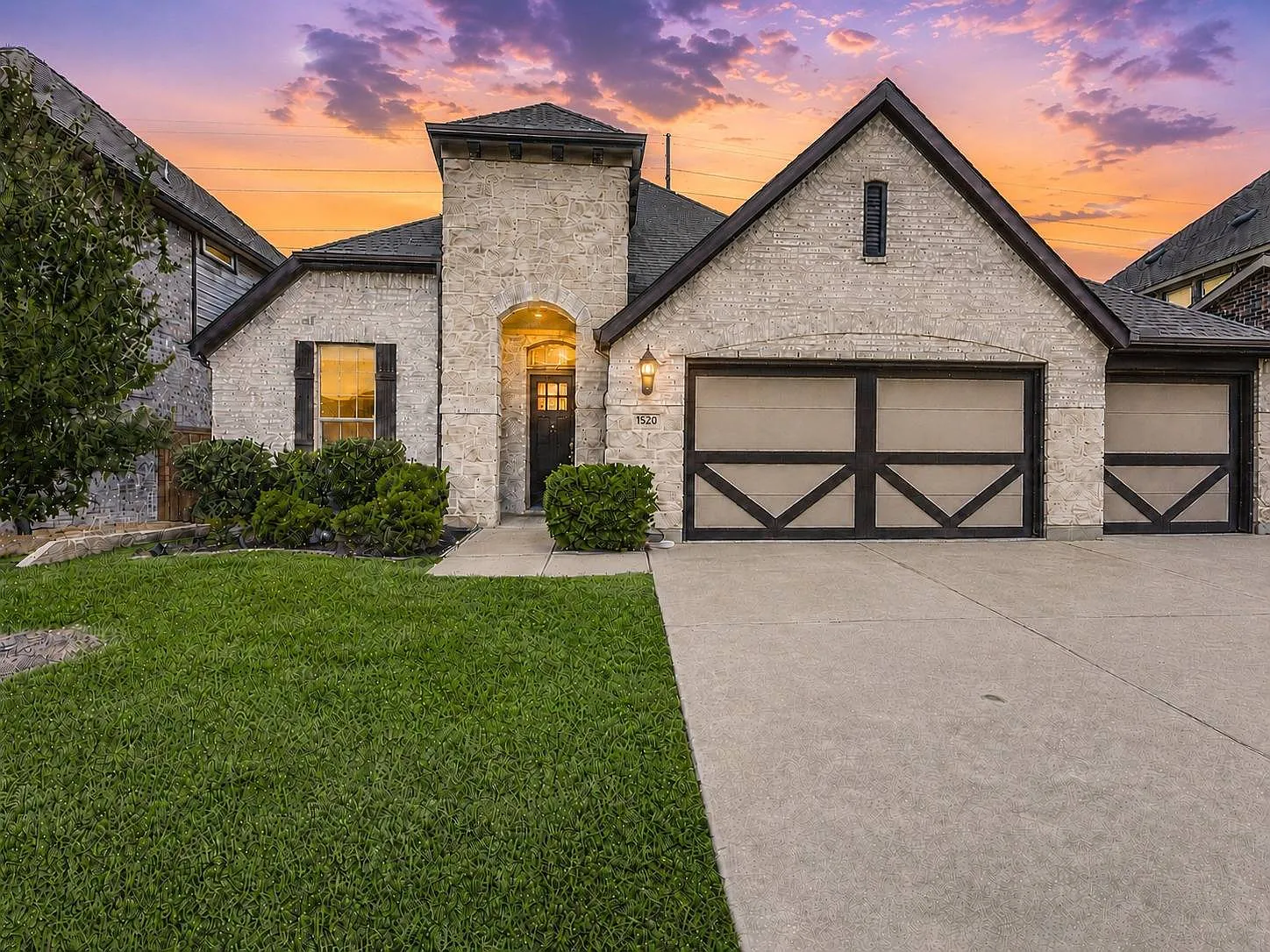 4 bed, 2.5 bath, 2287 sqft, $3,100 — Photo 1