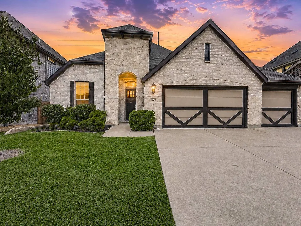 1520 Eleanor Dr