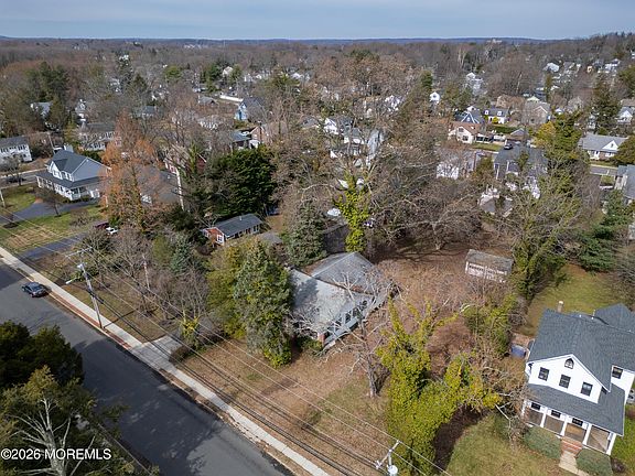 5th image of 33 Markham Place