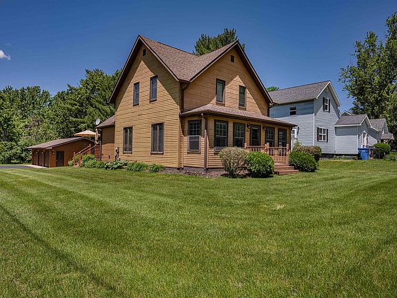 3rd image of 1301 River Rd