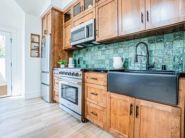 446 KITCHEN