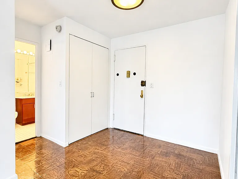360 W 22nd St #10C — Photo 7