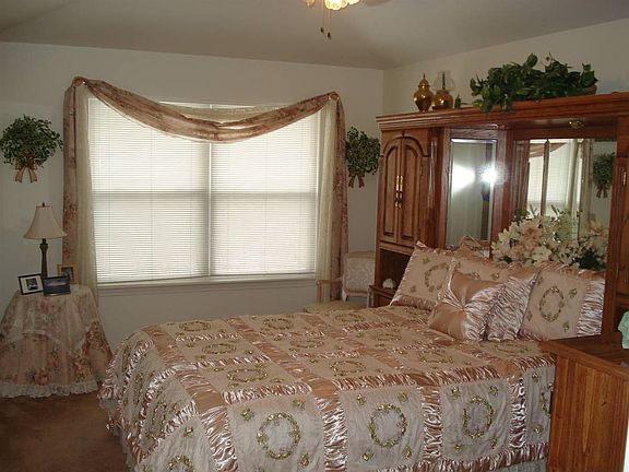 5th image of 45299 Manor Dr