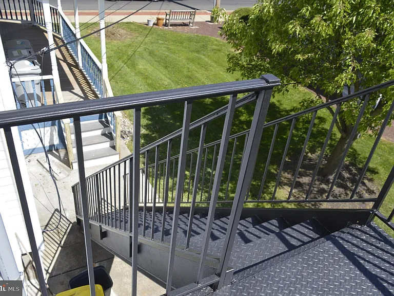 118 E Maple Ave #2R — Photo 8