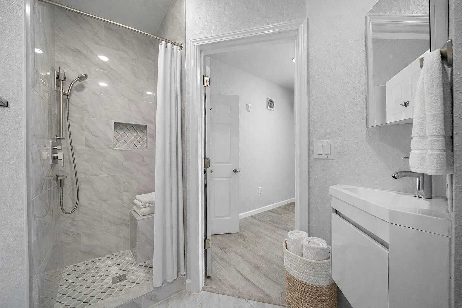 2807 Church Street, Unit A — Photo 3