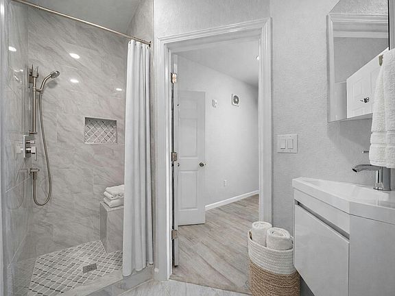 3rd image of 2807 Church St #A