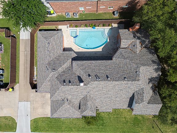 2nd image of 5621 Lindsey Dr