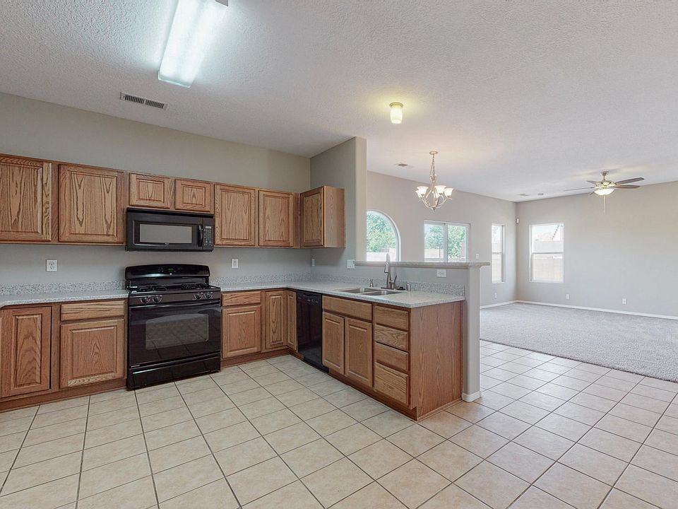 1st image of 131 Lanier Dr SE