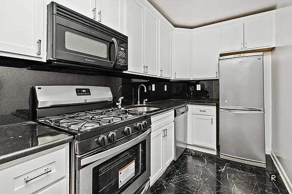 Rented by R New York | media 16