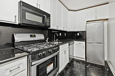 Rented by R New York