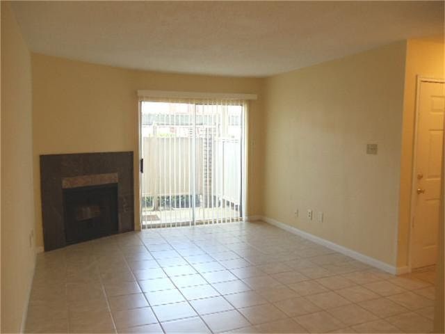 1st image of 2120 El Paseo St APT 305
