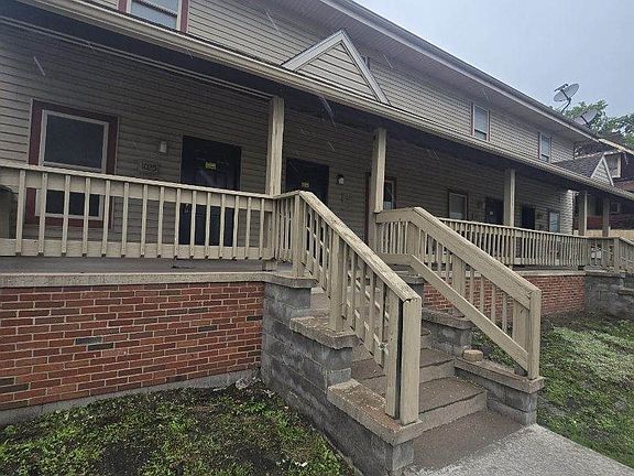 Front Shared Porch Tight shot