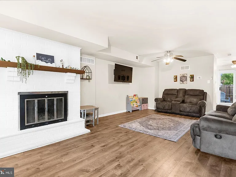 1802 Walnut Ridge Est — Photo 4