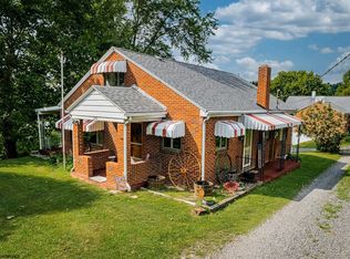 580 New Jersey Ave, Westover, WV