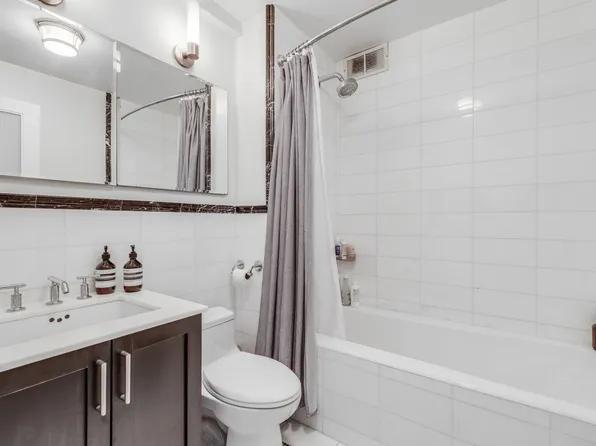 56 7th Avenue image 4 of 12