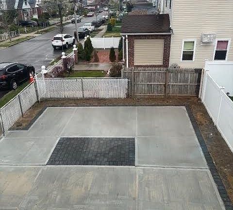 3rd image of 218-11 119th Avenue