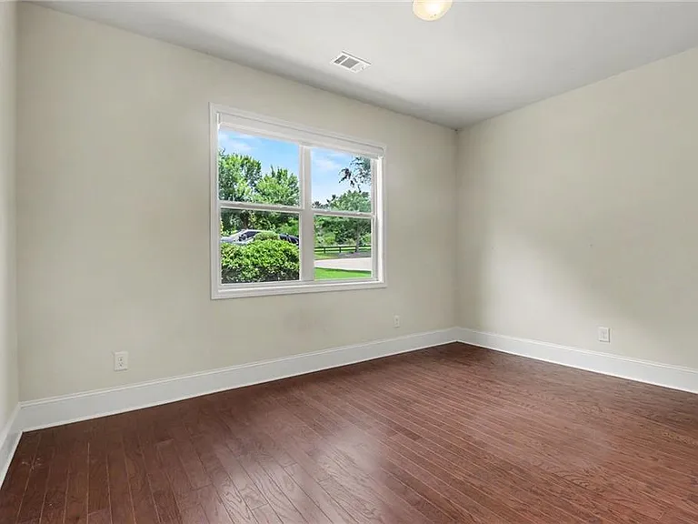 550 Nichols View Way — Photo 23