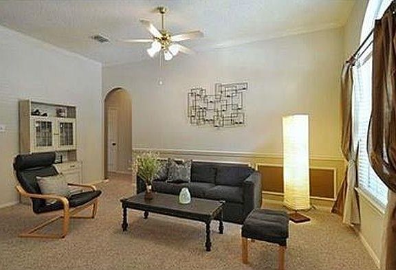 4th image of 5917 Sidney Ln