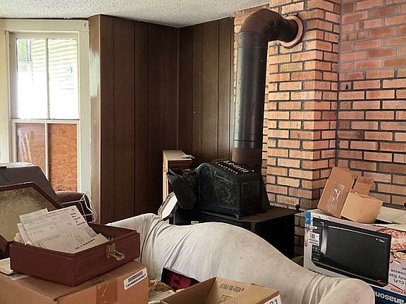 2nd image of 615 S Main St