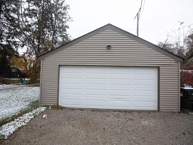 9206 Main St — Photo 16