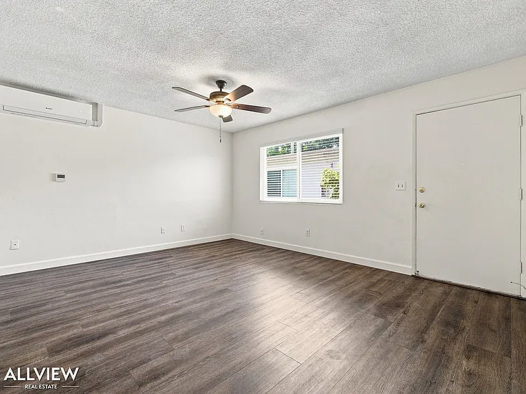1245-1251 Lyons Ln — Photo 4