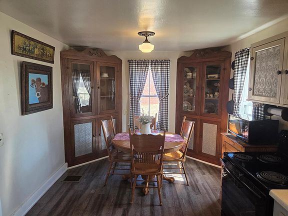 14th image of 109 Parsonage Ave