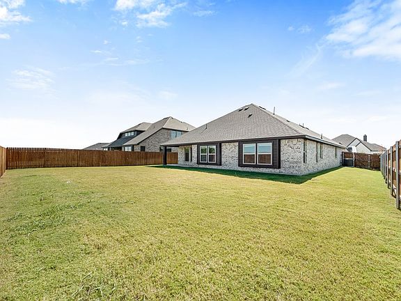 3rd image of 643 Polaris Ln