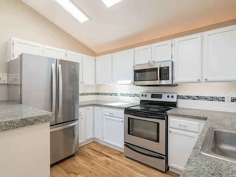 4804 SW Palatine St — Photo 12