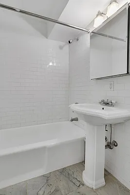 Rented by Cooper & Cooper Real Estate | media 16