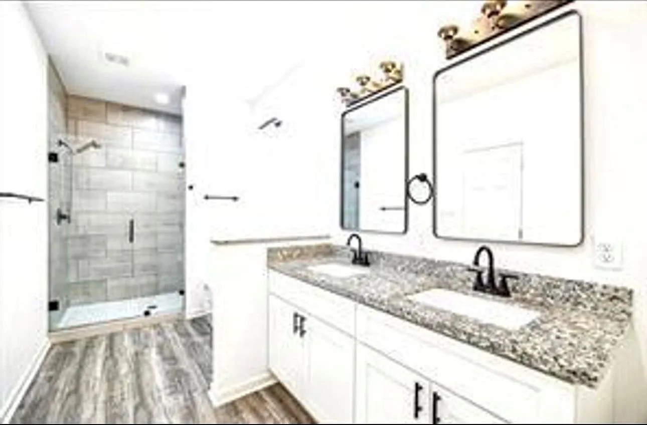 3 bed, 2.0 bath, 2380 sqft, $1,685 — Photo 4
