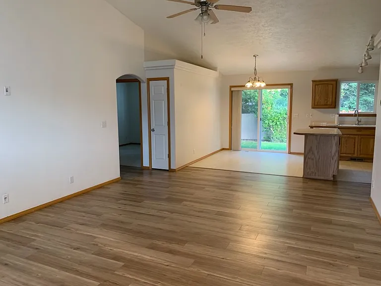 9049 N Torrey Ln — Photo 11