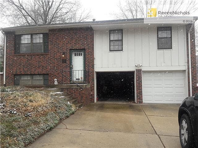 1st image of 2900 NW Kingsridge Dr