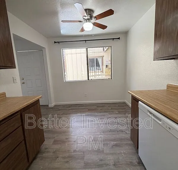 745 S Dora St #H — Photo 11