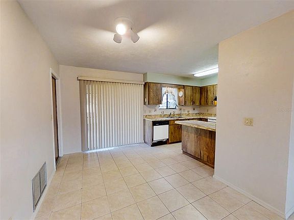 4th image of 2543 Westwood Ave