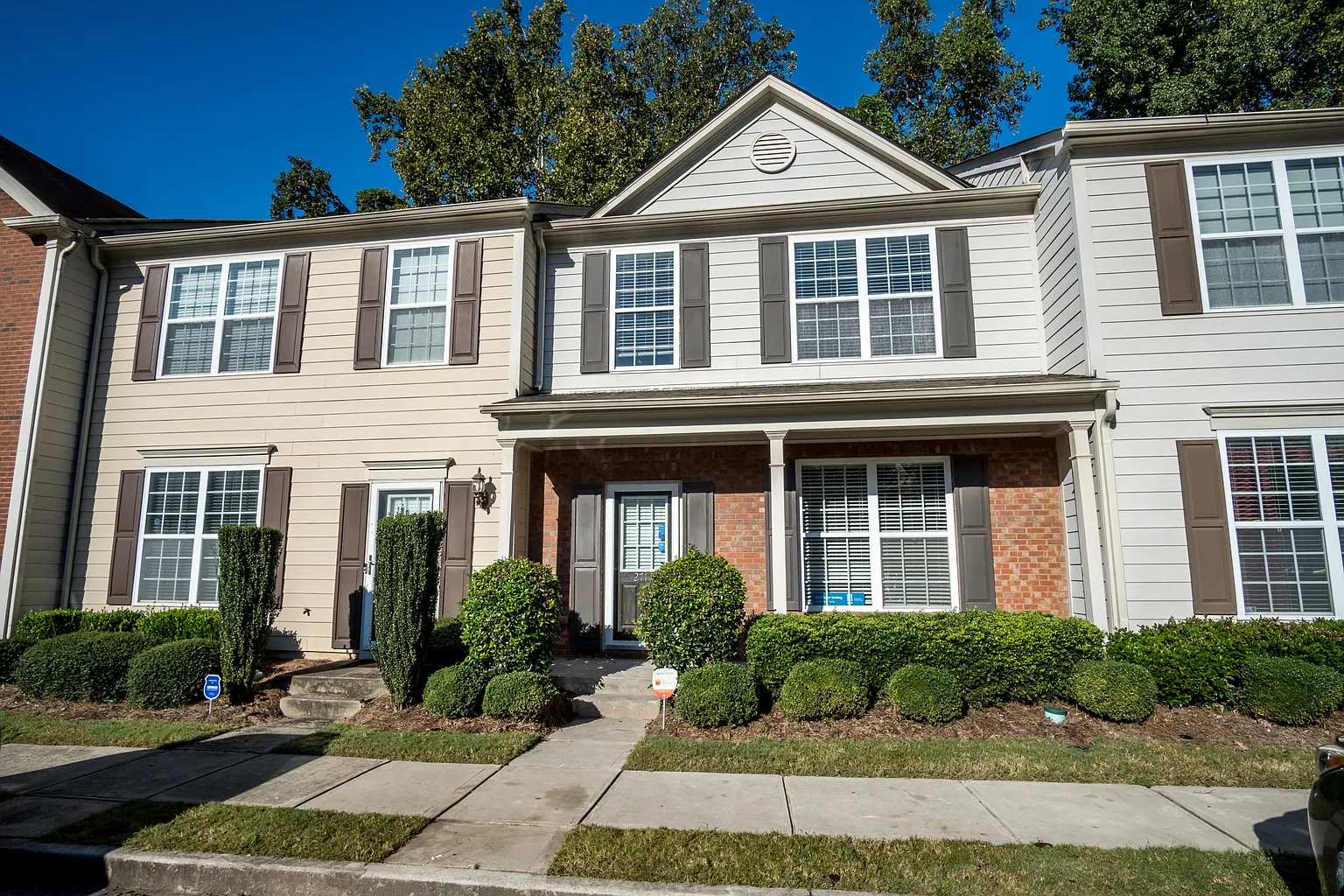 2717 Deerwood Ln SW photo 1