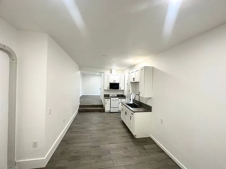 908 N Orange St #B — Photo 1