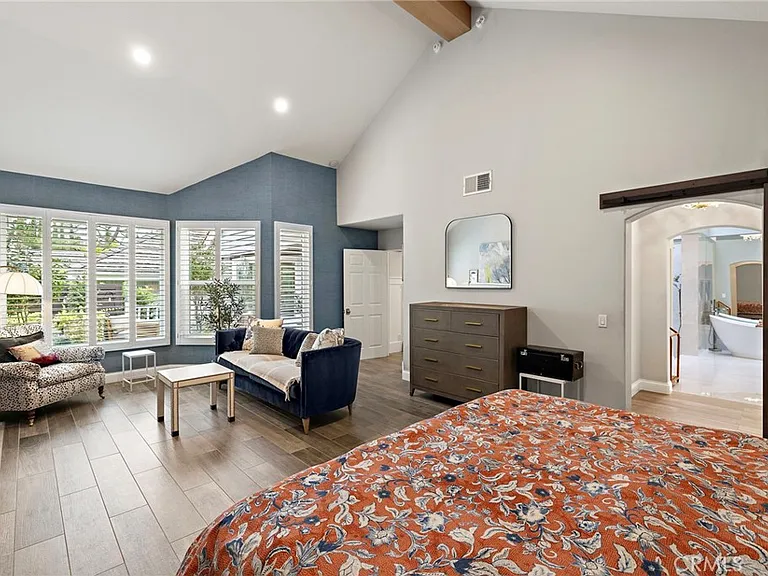 5 Northampton Ct — Photo 24
