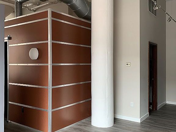5th image of 309 E Market St Unit 304