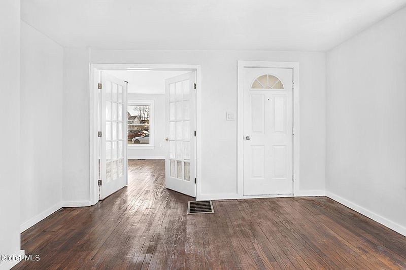 4th image of 24 Goodwin Avenue