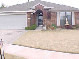 10637 NW 36th Pl, Yukon, OK 73099