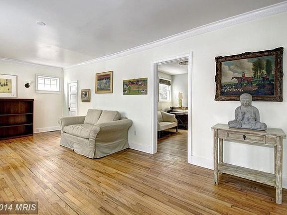 4th image of 1614 N Taylor St