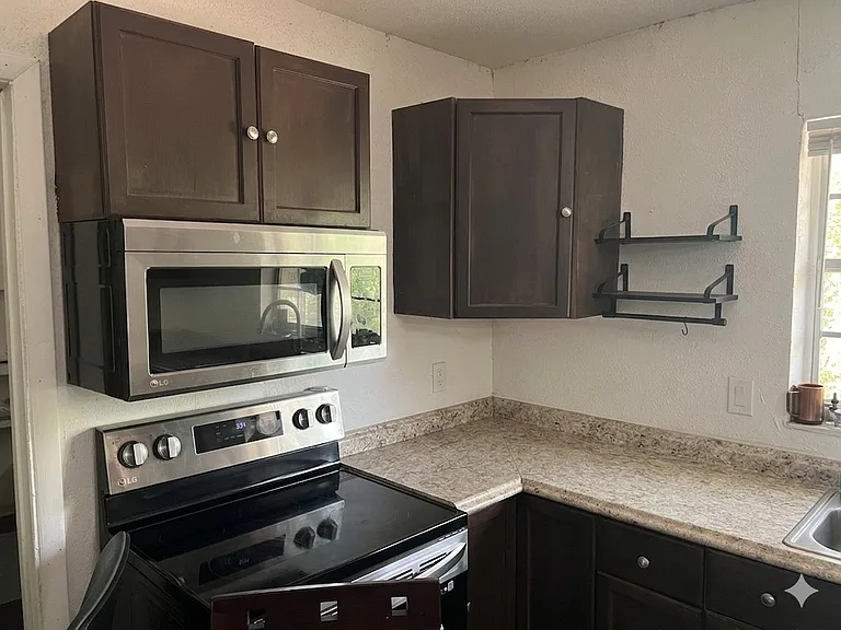 25 SW 91st St — Photo 14