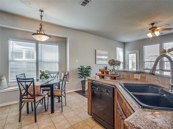 3rd image of 8653 Prairie Dawn Dr