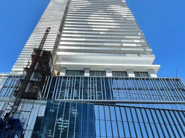 138 Downes St #4302, Toronto, ON M5E 0E4