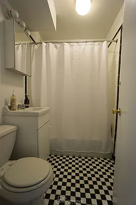 Rented by City Connections Realty | media 10