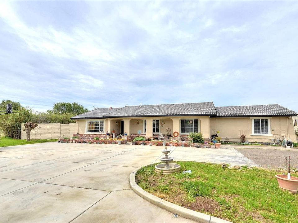 1st image of 23155 S Vaquero Ct